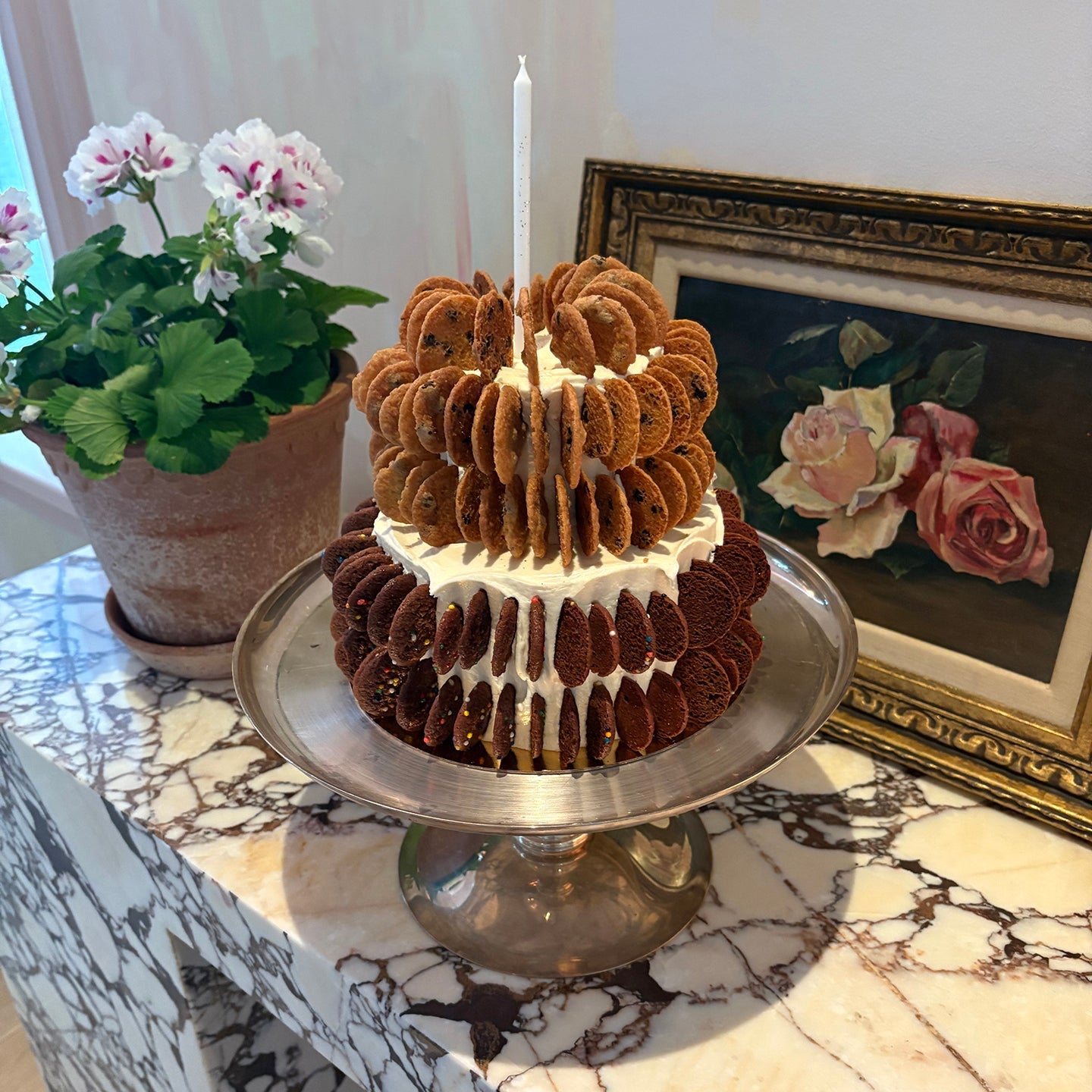 Odd Cookie-Edged Cake